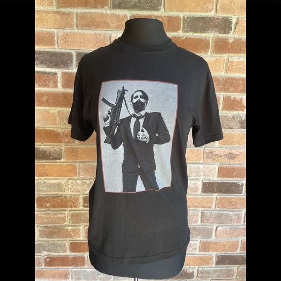 marilyn manson gun shirt